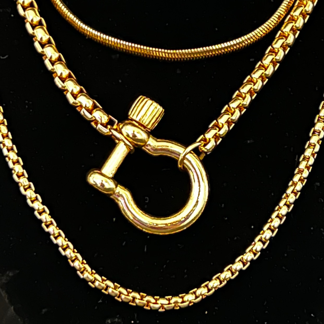 HORSESHOE LOCK LAYERED NECKLACE